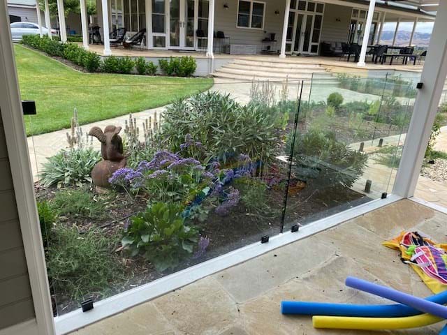 Frameless Glass Fencing Strath Creek