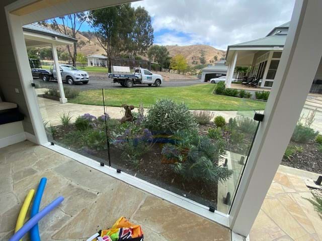 Frameless Glass Fencing Strath Creek