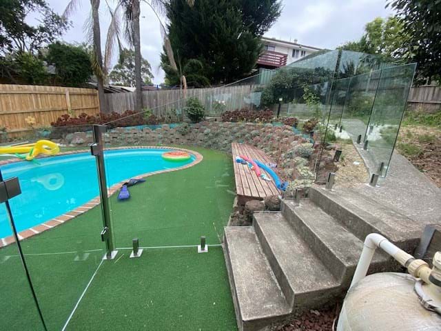 Combination Fence Frameless Semi-Frameless