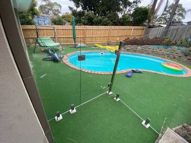 Combination Fence Frameless Semi-Frameless
