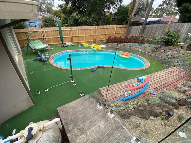 Frameless Fence Custom rake and corner Install in Ivanhoe