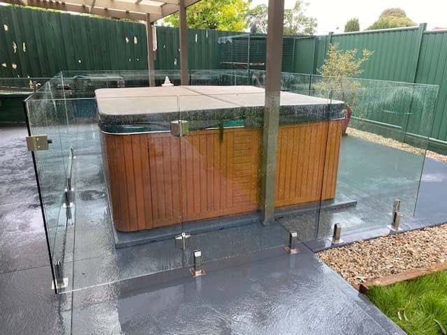 OKE Pool & Spa Frameless Fencing