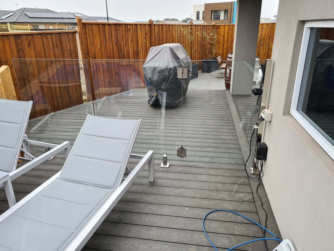 Frameless Fence with polished hardware