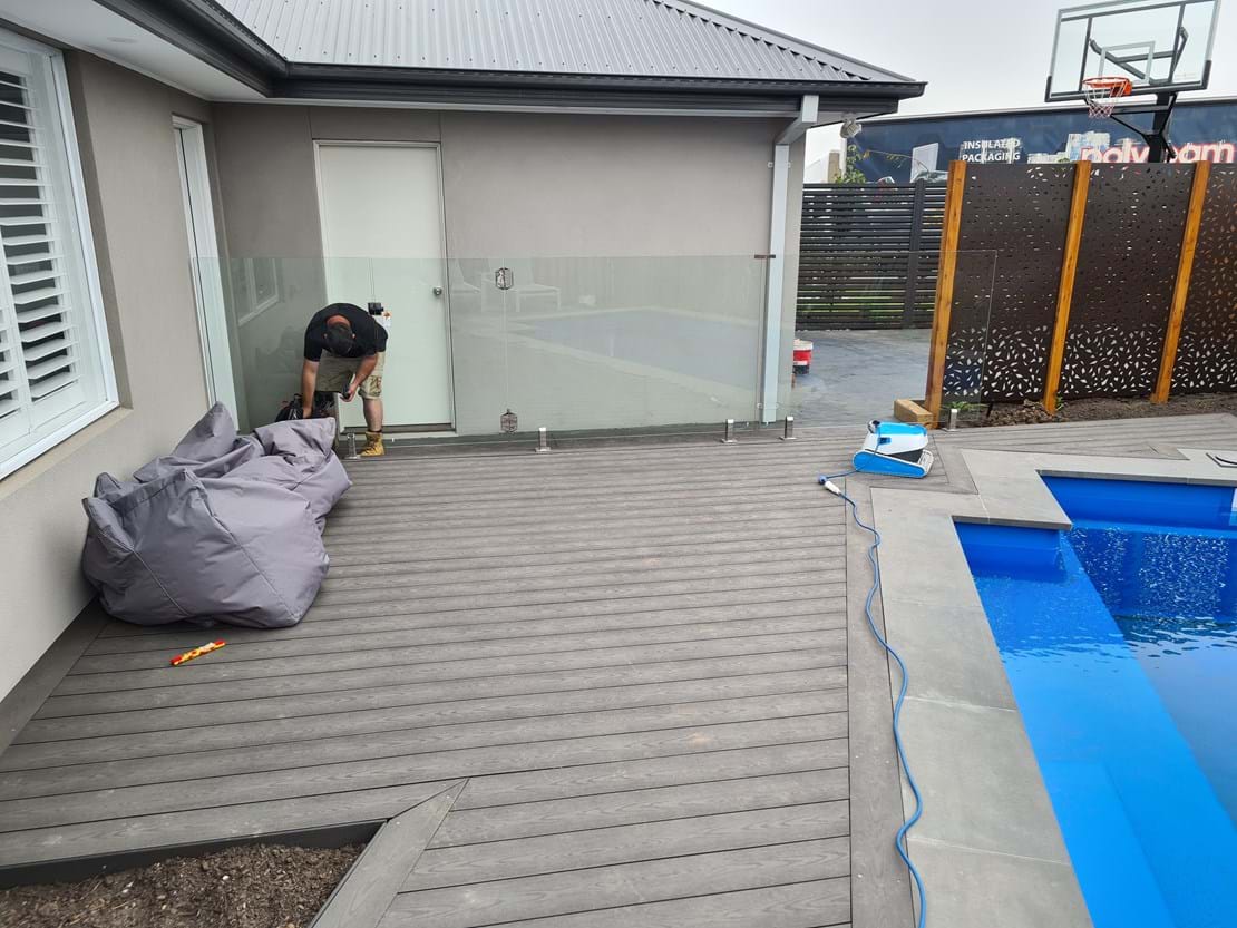 Frameless Fence with polished hardware