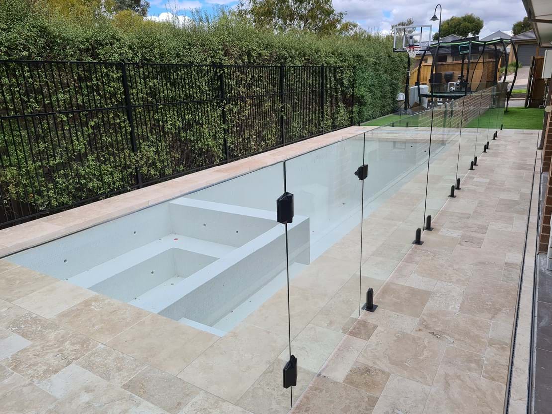 Frameless + Custom 1800 Aluminium high tube